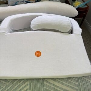 MedCline Shoulder Relief Pillow SM/M Wedge Body Pillow 3 pieces used for a week!